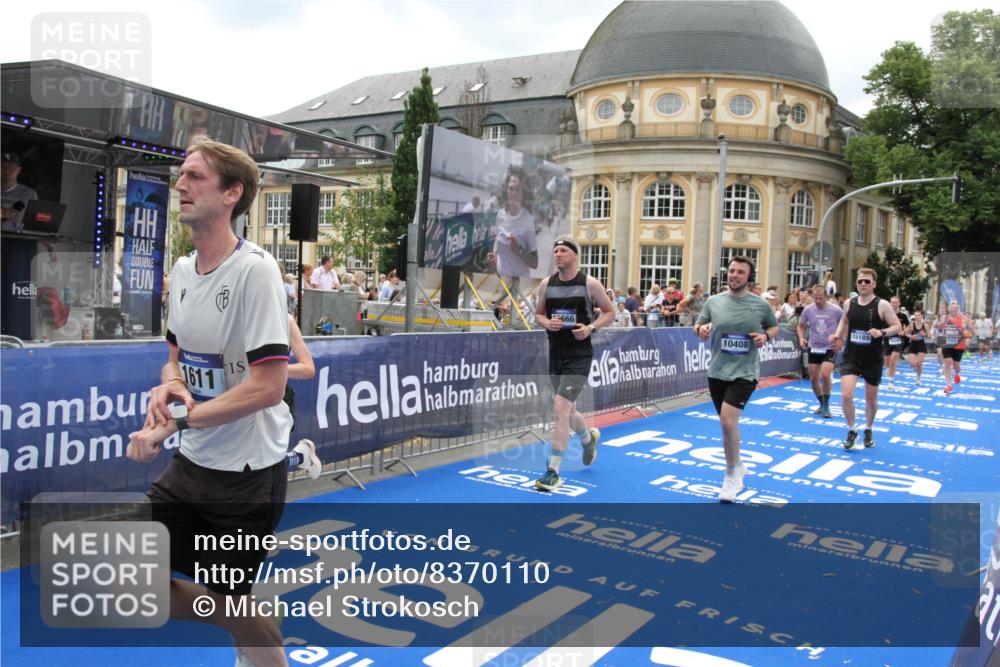 29.06.2025 - hella hamburg halbmarathon Michael Strokosch http://msf.ph/oto/8370110 29.06.2025 10:58:11 Ziel 1563, 1611, 2907, 4319, 4426, 6892, 8290, 10408, 13666, 15125, 15189 meine-sportfotos.de