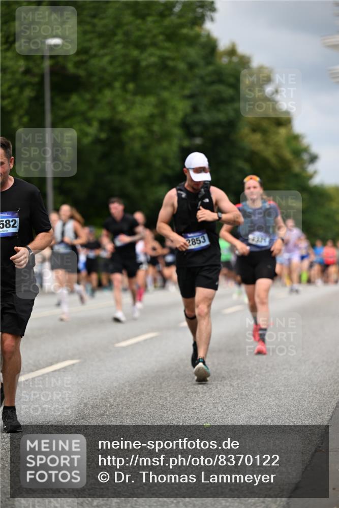 29.06.2025 - hella hamburg halbmarathon Dr. Thomas Lammeyer http://msf.ph/oto/8370122 29.06.2025 10:41:58 Kennedybrücke 1337, 1475, 1799, 1985, 2016, 2031, 2853, 4442, 4762, 5139, 5522, 5523, 6697, 6955, 7124, 7321, 7544, 7629, 8499, 8811, 8843, 8985, 9288, 9894, 10025, 10159, 10506, 10836 meine-sportfotos.de