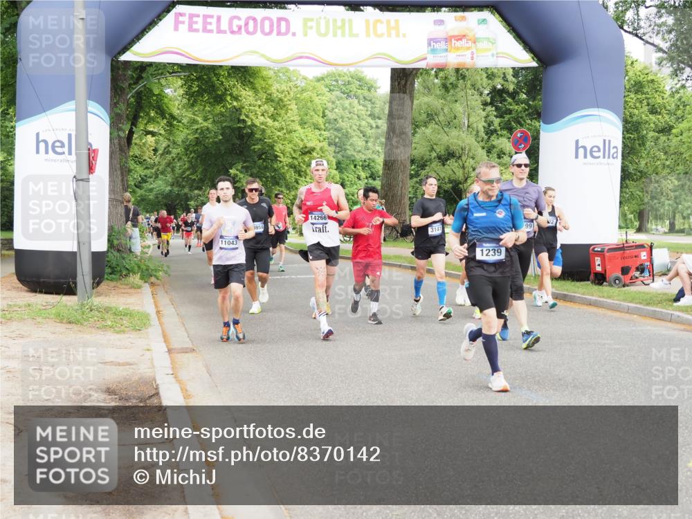 29.06.2025 - hella hamburg halbmarathon MichiJ http://msf.ph/oto/8370142 29.06.2025 10:44:30 Zwischen KM18-KM19 1239, 1387, 2652, 2656, 3141, 3575, 4632, 6592, 9316, 10599, 10788, 11018, 13863, 15664, 16227, 16634, 17543, 18180, 18325, 18531 meine-sportfotos.de