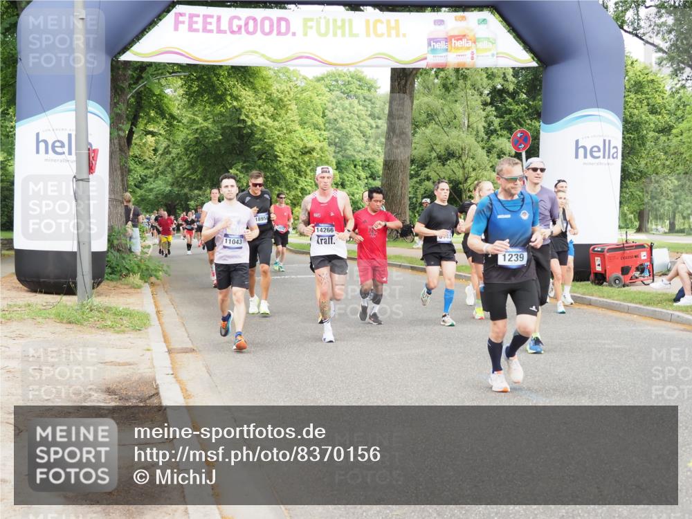 29.06.2025 - hella hamburg halbmarathon MichiJ http://msf.ph/oto/8370156 29.06.2025 10:44:30 Zwischen KM18-KM19 1239, 1387, 2652, 2656, 3141, 3575, 4632, 6592, 9316, 10599, 10788, 11018, 13863, 15664, 16227, 16634, 17543, 18180, 18325, 18531 meine-sportfotos.de