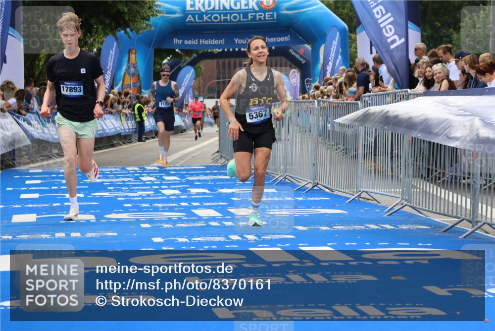 29.06.2025 - hella hamburg halbmarathon Strokosch-Dieckow http://msf.ph/oto/8370161 29.06.2025 10:27:41 Ziel 1122, 2203, 5367, 7651, 8731, 10655, 17354, 17893, 18832 meine-sportfotos.de