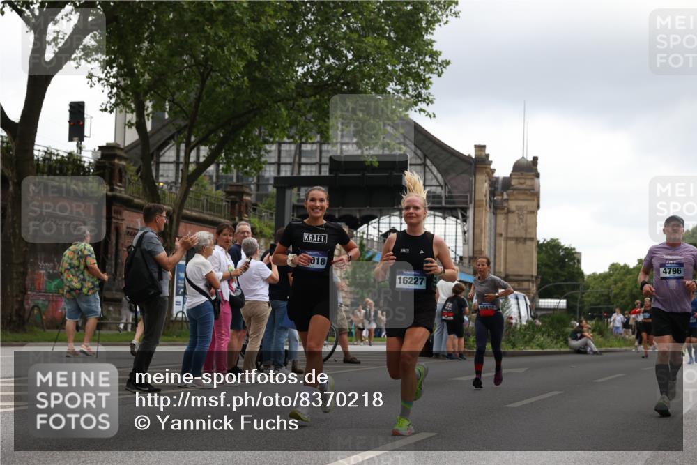 29.06.2025 - hella hamburg halbmarathon Yannick Fuchs http://msf.ph/oto/8370218 29.06.2025 10:53:38 20KM 2780, 3114, 3425, 4238, 4379, 4796, 4986, 6327, 7287, 7824, 8030, 8326, 8481, 8807, 9741, 9985, 10488, 10587, 10896, 11018, 11114, 11158, 11159, 11250, 11757, 12261, 12406, 12736, 12779, 12862, 13036, 13706, 13761, 14471, 14928, 15083, 15525, 15785, 15914, 16227, 16530, 16754, 16915, 17176, 17304, 17860, 18377, 18485, 18716, 18855, 19178 meine-sportfotos.de