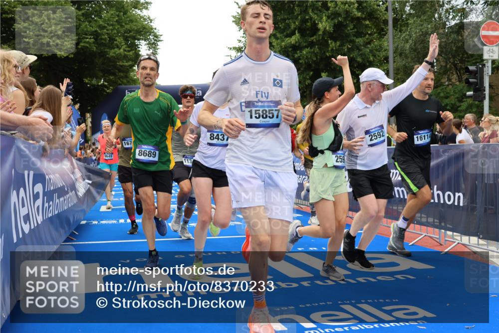 29.06.2025 - hella hamburg halbmarathon Strokosch-Dieckow http://msf.ph/oto/8370233 29.06.2025 10:49:32 Ziel 1342, 1476, 2504, 2516, 2592, 2596, 2878, 2889, 2937, 5705, 5978, 6115, 8437, 8689, 8813, 9038, 9463, 9649, 11339, 11340, 11679, 11779, 11977, 12094, 13233, 13269, 14562, 14838, 15392, 15857, 16114, 16592, 16738, 16891, 17001, 18058, 18476, 18887, 18960 meine-sportfotos.de
