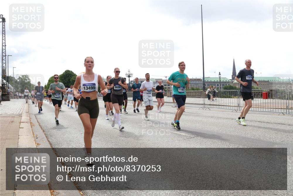 29.06.2025 - hella hamburg halbmarathon Lena Gebhardt http://msf.ph/oto/8370253 29.06.2025 10:39:41 Lombardsbrücke 9777, 13495, 111, 9698, 11461, 13574, 1076, 1586, 1856, 1883, 1899, 2092, 2313, 2578, 2843, 2976, 3046, 3275, 3353, 3727, 3882, 3883, 3884, 4298, 4523, 4603, 4609, 4659, 4752, 4855, 4882, 5045, 5229, 5654, 5701, 6321, 6342, 6343, 6427, 6428, 6698, 6719, 6726, 6739, 6748, 7045, 7053, 7125, 7199, 7341, 7429, 7455, 7456, 7501, 7506, 7524, 7684, 8107, 8203, 8243, 8612, 8995, 9393, 9420, 9569, 9698, 9747, 9777, 10441, 10512, 10516 meine-sportfotos.de