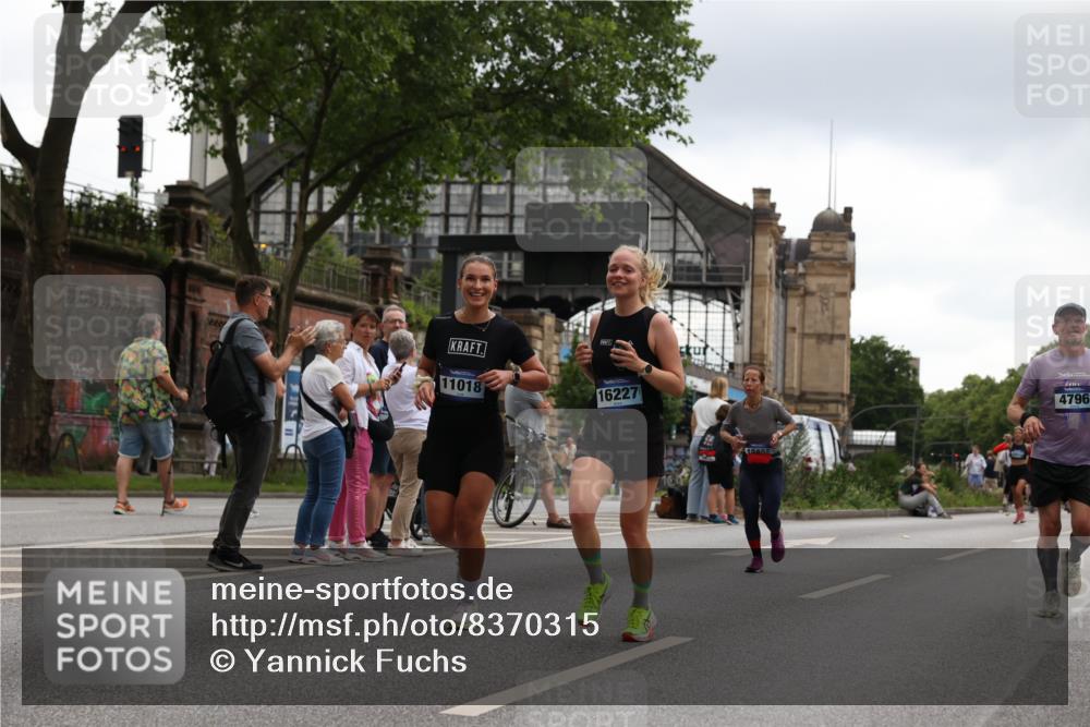 29.06.2025 - hella hamburg halbmarathon Yannick Fuchs http://msf.ph/oto/8370315 29.06.2025 10:53:38 20KM 2780, 3114, 3425, 4238, 4379, 4796, 4986, 6327, 7287, 7824, 8030, 8326, 8481, 8807, 9741, 9985, 10488, 10587, 10896, 11018, 11114, 11158, 11159, 11250, 11757, 12261, 12406, 12736, 12779, 12862, 13036, 13706, 13761, 14471, 14928, 15083, 15525, 15785, 15914, 16227, 16530, 16754, 16915, 17176, 17304, 17860, 18377, 18485, 18716, 18855, 19178 meine-sportfotos.de