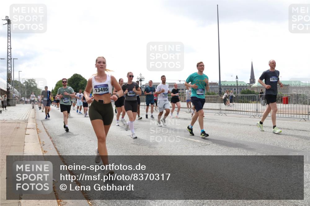 29.06.2025 - hella hamburg halbmarathon Lena Gebhardt http://msf.ph/oto/8370317 29.06.2025 10:39:42 Lombardsbrücke 13178, 9777, 13495, 9698, 11461, 7053, 13574, 1076, 1586, 1856, 1883, 1899, 2092, 2313, 2578, 2843, 2976, 3046, 3275, 3353, 3727, 3882, 3883, 3884, 4298, 4523, 4603, 4609, 4659, 4752, 4855, 4882, 5045, 5229, 5654, 5701, 6321, 6342, 6343, 6427, 6428, 6698, 6719, 6726, 6739, 6748, 7045, 7053, 7125, 7199, 7341, 7429, 7455, 7456, 7501, 7524, 7684, 8107, 8203, 8243, 8612, 8995, 9393, 9420, 9569, 9698, 9747, 9777, 10441, 10512 meine-sportfotos.de