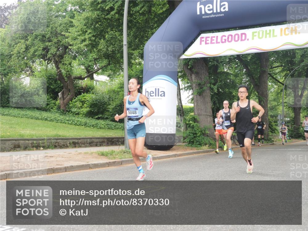 29.06.2025 - hella hamburg halbmarathon KatJ http://msf.ph/oto/8370330 29.06.2025 10:23:38 Zwischen KM18-KM19 57, 4477, 5048, 5152 meine-sportfotos.de