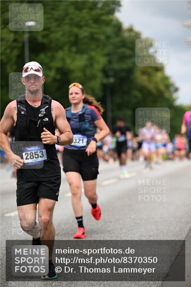29.06.2025 - hella hamburg halbmarathon Dr. Thomas Lammeyer http://msf.ph/oto/8370350 29.06.2025 10:42:00 Kennedybrücke 1337, 1475, 1799, 1985, 2016, 2031, 2853, 3286, 3880, 4442, 4762, 5139, 5522, 5523, 6697, 6955, 7124, 7321, 7544, 7629, 8499, 8811, 8843, 8985, 9288, 9524, 9894, 10025, 10159, 10506, 10836, 11087 meine-sportfotos.de