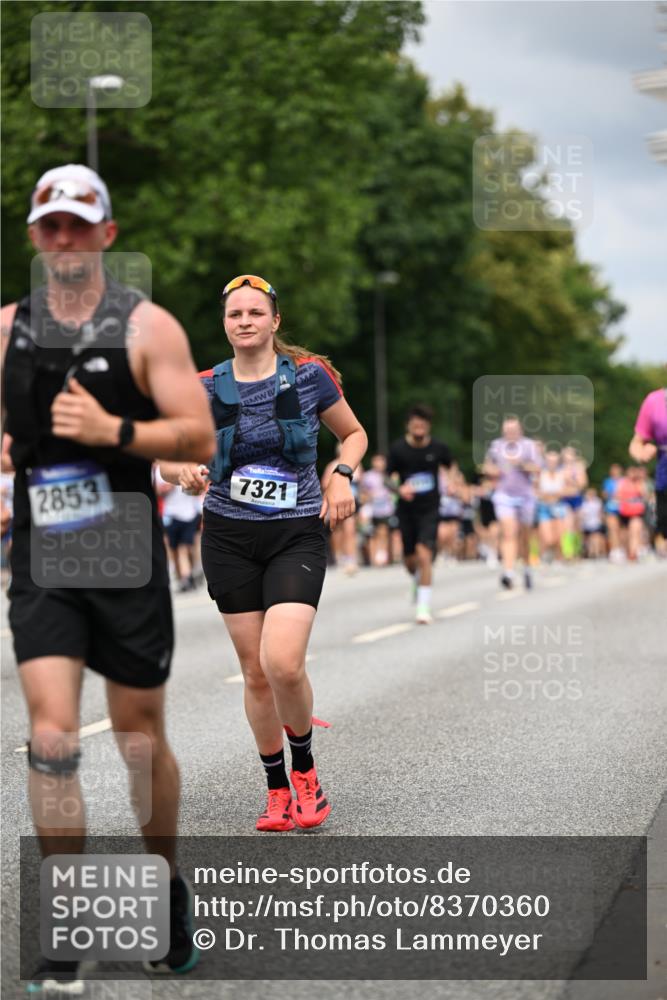 29.06.2025 - hella hamburg halbmarathon Dr. Thomas Lammeyer http://msf.ph/oto/8370360 29.06.2025 10:42:01 Kennedybrücke 1337, 1475, 1799, 1985, 2016, 2031, 2853, 3286, 3880, 4762, 5139, 5522, 5523, 6697, 6955, 7124, 7321, 7629, 8499, 8811, 8843, 8985, 9288, 9524, 9894, 10025, 10159, 10506, 10836, 11087 meine-sportfotos.de