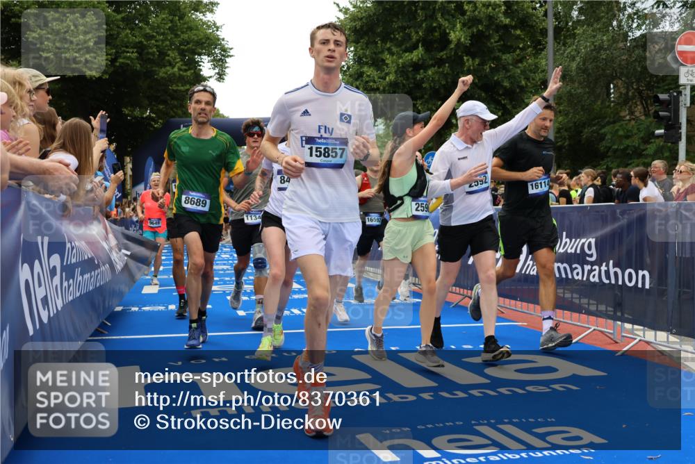 29.06.2025 - hella hamburg halbmarathon Strokosch-Dieckow http://msf.ph/oto/8370361 29.06.2025 10:49:32 Ziel 1342, 1476, 2504, 2516, 2592, 2596, 2878, 2889, 2937, 5705, 5978, 6115, 8437, 8689, 8813, 9038, 9463, 9649, 11339, 11340, 11679, 11779, 11977, 12094, 13233, 13269, 14562, 14838, 15392, 15857, 16114, 16592, 16738, 16891, 17001, 18058, 18476, 18887, 18960 meine-sportfotos.de