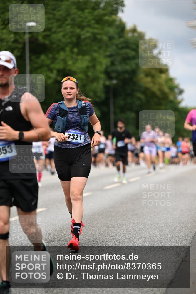 29.06.2025 - hella hamburg halbmarathon Dr. Thomas Lammeyer http://msf.ph/oto/8370365 29.06.2025 10:42:01 Kennedybrücke 1337, 1475, 1799, 1985, 2016, 2031, 2853, 3286, 3880, 4762, 5139, 5522, 5523, 6697, 6955, 7124, 7321, 7629, 8499, 8811, 8843, 8985, 9288, 9524, 9894, 10025, 10159, 10506, 10836, 11087 meine-sportfotos.de