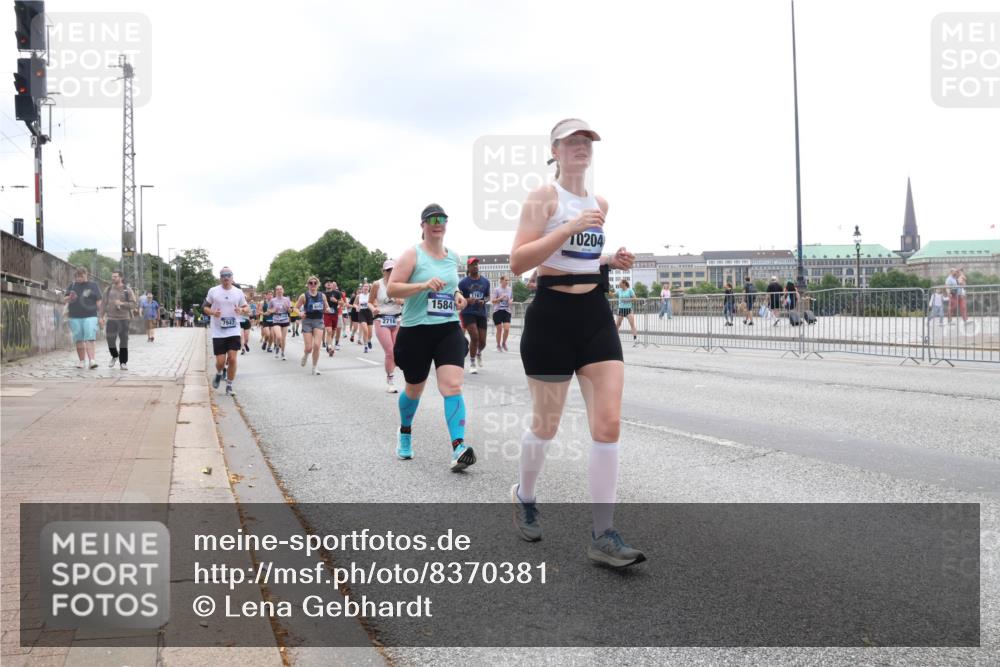29.06.2025 - hella hamburg halbmarathon Lena Gebhardt http://msf.ph/oto/8370381 29.06.2025 10:48:51 Lombardsbrücke 2716, 1584, 10204, 1142, 1167, 1584, 2160, 2195, 2437, 2438, 2475, 2627, 2713, 2716, 2792, 2909, 3086, 3215, 3224, 3253, 3661, 5010, 5118, 5479, 5480, 5551, 6015, 6437, 6566, 6979, 7062, 7203, 7947, 7948, 8461, 8719, 8760, 9341, 9359, 9552, 9787, 10059, 10081, 10204, 10366, 10524, 10654, 10656, 11000, 11031, 11192, 11364, 11365, 13814, 13845, 15715, 16498, 16499, 16701 meine-sportfotos.de