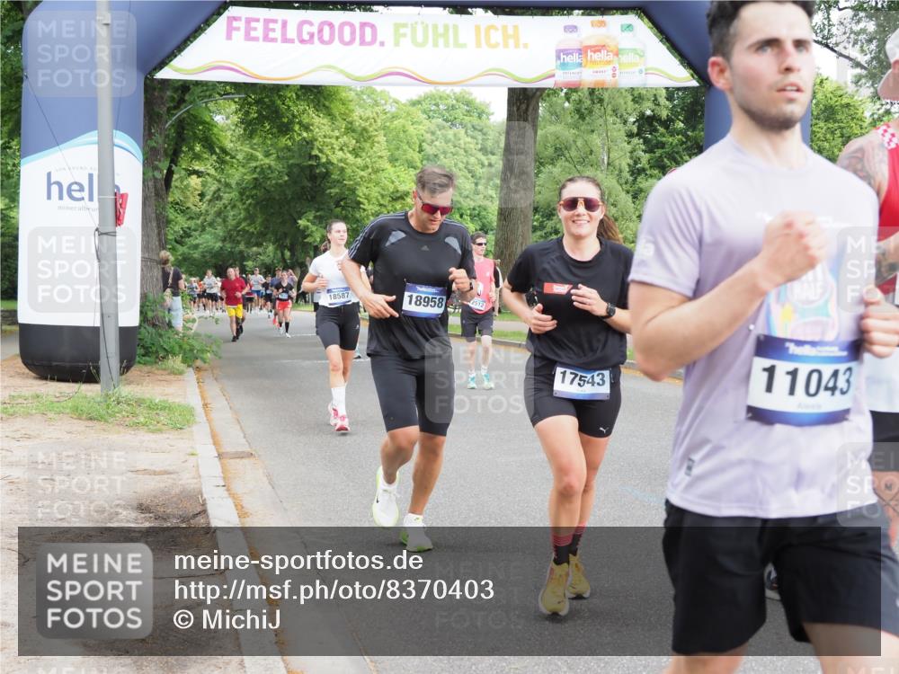 29.06.2025 - hella hamburg halbmarathon MichiJ http://msf.ph/oto/8370403 29.06.2025 10:44:33 Zwischen KM18-KM19 1239, 1387, 3141, 4579, 6592, 10599, 11018, 11043, 13863, 14266, 15664, 16227, 17543, 18325, 18531 meine-sportfotos.de