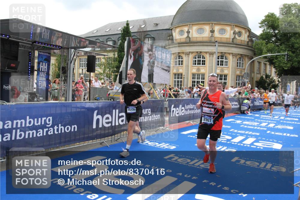 29.06.2025 - hella hamburg halbmarathon Michael Strokosch http://msf.ph/oto/8370416 29.06.2025 10:58:16 Ziel 1563, 2907, 4426, 4592, 6104, 8290, 9230, 14631, 15125, 18068 meine-sportfotos.de