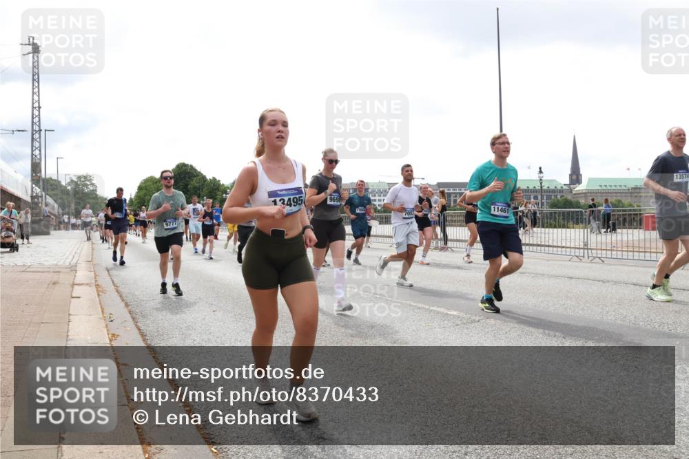 29.06.2025 - hella hamburg halbmarathon Lena Gebhardt http://msf.ph/oto/8370433 29.06.2025 10:39:42 Lombardsbrücke 9777, 13495, 9698, 7053, 11461, 13574, 1076, 1586, 1856, 1883, 1899, 2092, 2313, 2578, 2843, 2976, 3046, 3275, 3353, 3727, 3882, 3883, 3884, 4298, 4523, 4603, 4609, 4659, 4752, 4855, 4882, 5045, 5229, 5654, 5701, 6321, 6342, 6343, 6427, 6428, 6698, 6719, 6726, 6739, 6748, 7045, 7053, 7125, 7199, 7341, 7429, 7455, 7456, 7501, 7524, 7684, 8107, 8203, 8243, 8612, 8995, 9393, 9420, 9569, 9698, 9747, 9777, 10441, 10512 meine-sportfotos.de