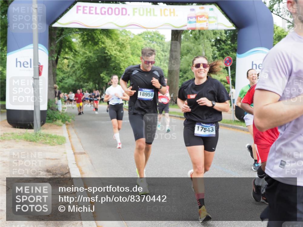 29.06.2025 - hella hamburg halbmarathon MichiJ http://msf.ph/oto/8370442 29.06.2025 10:44:33 Zwischen KM18-KM19 1239, 1387, 3141, 4579, 6592, 10599, 11018, 11043, 13863, 14266, 15664, 16227, 17543, 18325, 18531 meine-sportfotos.de