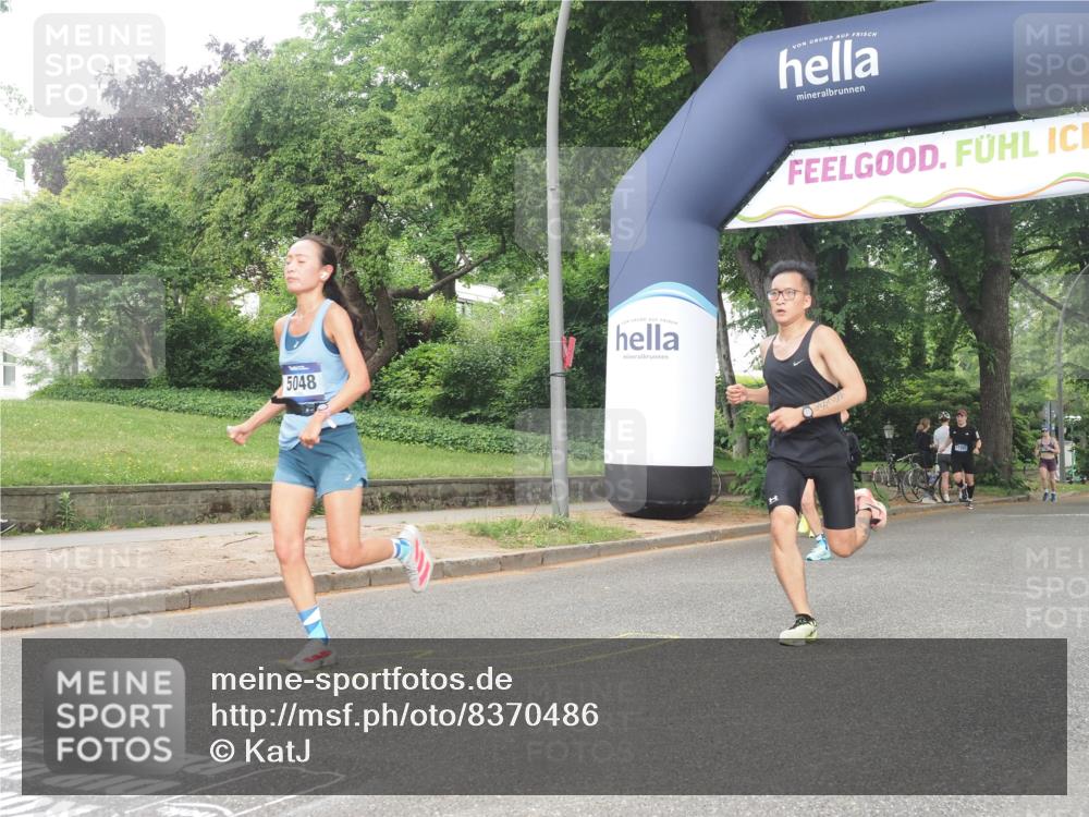 29.06.2025 - hella hamburg halbmarathon KatJ http://msf.ph/oto/8370486 29.06.2025 10:23:39 Zwischen KM18-KM19 57, 4477, 5048 meine-sportfotos.de