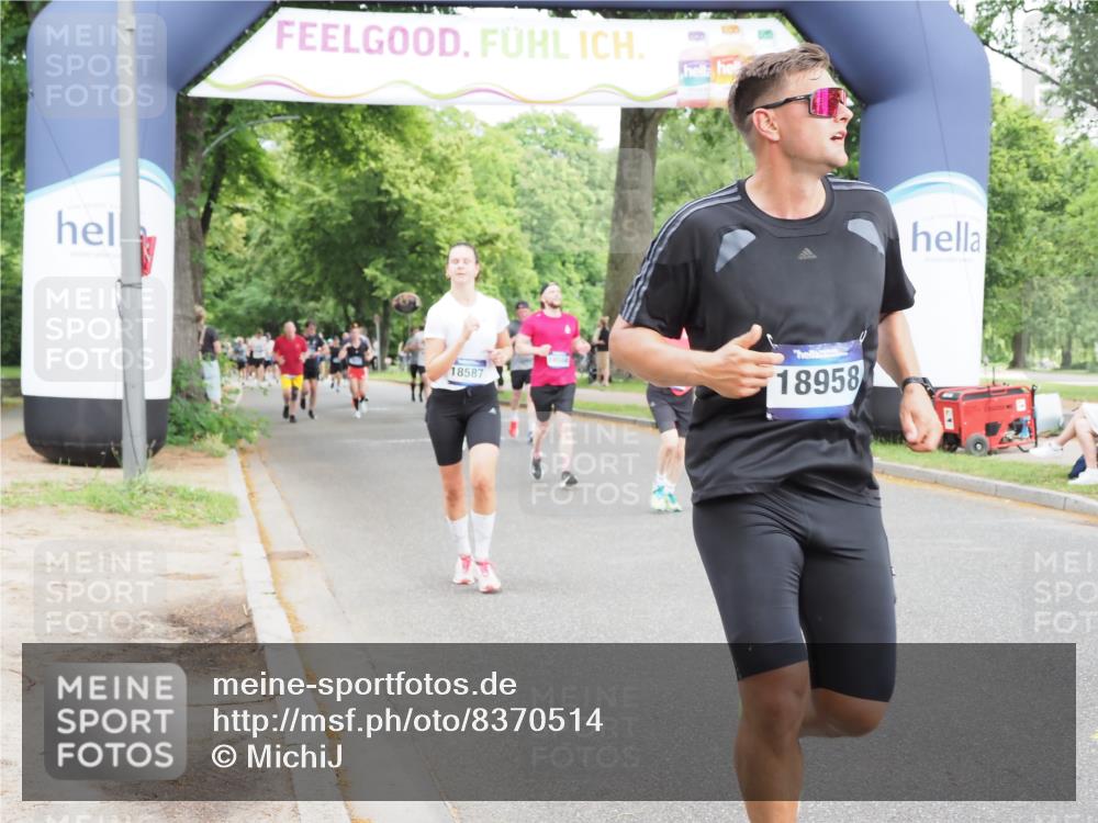 29.06.2025 - hella hamburg halbmarathon MichiJ http://msf.ph/oto/8370514 29.06.2025 10:44:34 Zwischen KM18-KM19 1239, 1387, 3141, 4579, 6592, 10599, 11018, 11043, 13863, 14266, 16227, 17543, 18325, 18508, 18531, 18587 meine-sportfotos.de