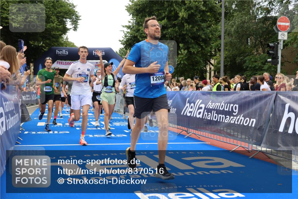 29.06.2025 - hella hamburg halbmarathon Strokosch-Dieckow http://msf.ph/oto/8370516 29.06.2025 10:49:31 Ziel 1342, 1476, 2504, 2516, 2592, 2596, 2878, 2889, 2937, 5705, 5978, 8437, 8689, 8813, 9038, 9463, 9649, 11339, 11340, 11679, 11779, 11977, 12094, 12670, 13233, 13269, 14562, 14838, 15392, 15784, 15857, 15894, 15966, 16114, 16592, 16738, 16891, 17001, 18476, 18887, 18960 meine-sportfotos.de