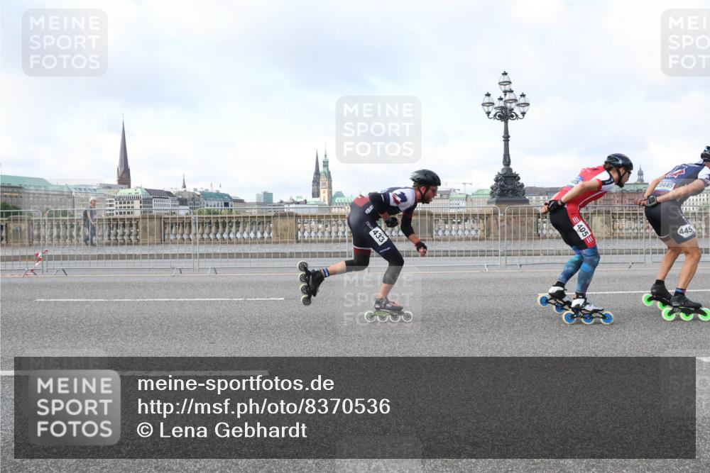 29.06.2025 - hella hamburg halbmarathon Lena Gebhardt http://msf.ph/oto/8370536 29.06.2025 08:50:04 Lombardsbrücke 433, 405, 0445, 445 meine-sportfotos.de
