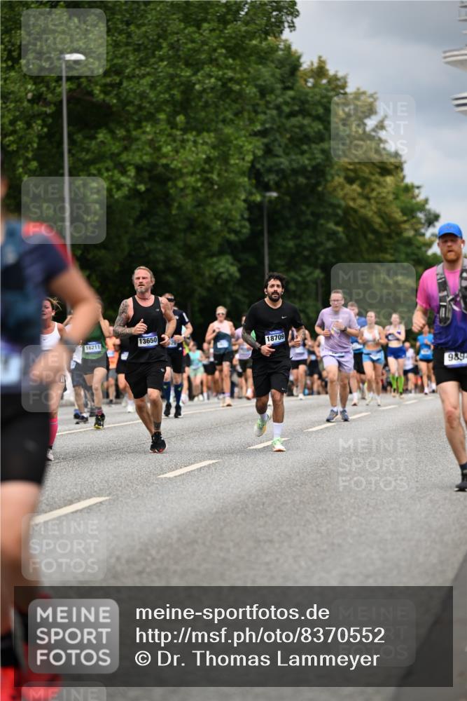 29.06.2025 - hella hamburg halbmarathon Dr. Thomas Lammeyer http://msf.ph/oto/8370552 29.06.2025 10:42:02 Kennedybrücke 1337, 1475, 1799, 1985, 2016, 2031, 2853, 3286, 3880, 4762, 5139, 5522, 5523, 6697, 6955, 7124, 7321, 7629, 8499, 8811, 8843, 8985, 9288, 9391, 9524, 9894, 10025, 10159, 10506, 10836, 11087 meine-sportfotos.de