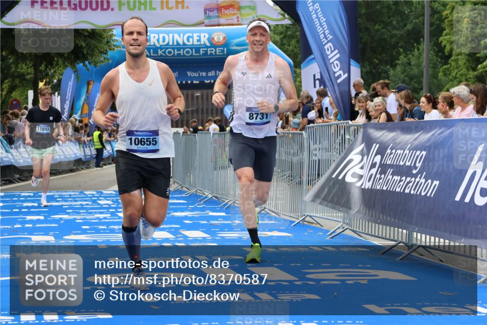 29.06.2025 - hella hamburg halbmarathon Strokosch-Dieckow http://msf.ph/oto/8370587 29.06.2025 10:27:39 Ziel 1122, 2203, 5367, 7651, 8731, 10655, 12341, 17354, 17893, 18832 meine-sportfotos.de