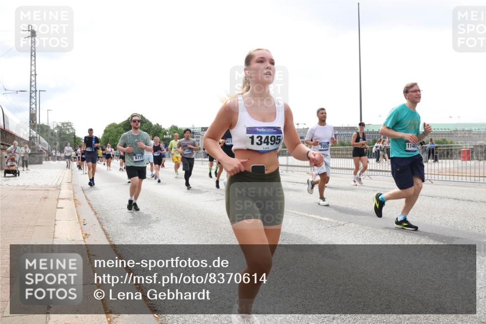 29.06.2025 - hella hamburg halbmarathon Lena Gebhardt http://msf.ph/oto/8370614 29.06.2025 10:39:42 Lombardsbrücke 7199, 12680, 9777, 1411, 13495, 7053, 11461, 1076, 1586, 1856, 1883, 1899, 2092, 2313, 2578, 2843, 2976, 3046, 3275, 3353, 3727, 3882, 3883, 3884, 4298, 4523, 4603, 4609, 4659, 4752, 4855, 4882, 5045, 5229, 5654, 5701, 6321, 6342, 6343, 6427, 6428, 6698, 6719, 6726, 6739, 6748, 7045, 7053, 7125, 7199, 7341, 7429, 7455, 7456, 7501, 7524, 7684, 8107, 8203, 8243, 8612, 8995, 9393, 9420, 9569, 9698, 9747, 9777, 10441, 10512 meine-sportfotos.de