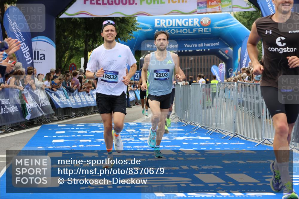 29.06.2025 - hella hamburg halbmarathon Strokosch-Dieckow http://msf.ph/oto/8370679 29.06.2025 10:27:36 Ziel 2203, 5367, 7651, 8731, 9804, 10655, 12341, 17354, 17893, 18832, 19114 meine-sportfotos.de