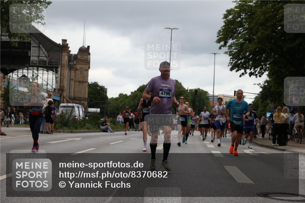 29.06.2025 - hella hamburg halbmarathon Yannick Fuchs http://msf.ph/oto/8370682 29.06.2025 10:53:39 20KM 2780, 3114, 3425, 4238, 4379, 4796, 4986, 6327, 6470, 7287, 7824, 8030, 8326, 8481, 8807, 9741, 9985, 10488, 10587, 11018, 11114, 11158, 11159, 11250, 11757, 12406, 12736, 12779, 12862, 13036, 13706, 13761, 14471, 14928, 15083, 15525, 15785, 15914, 16227, 16530, 16754, 16915, 17176, 17304, 17860, 18377, 18485, 18716, 18855, 19178 meine-sportfotos.de