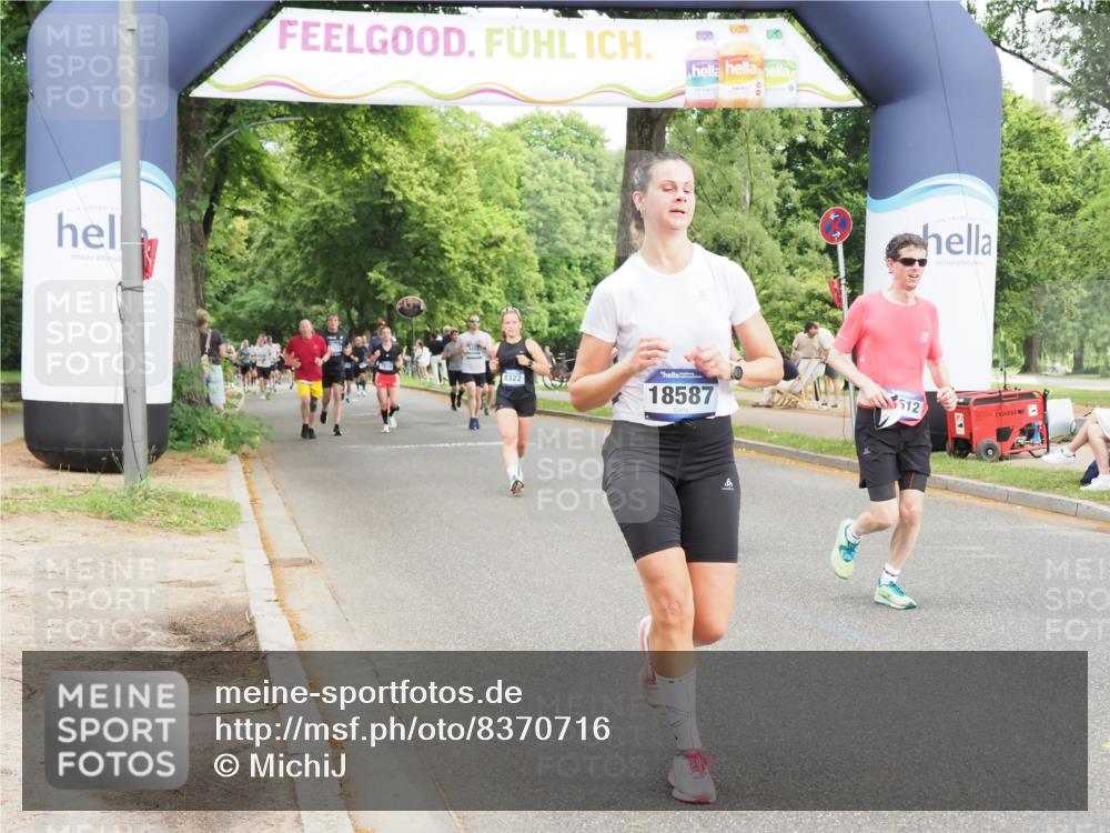 29.06.2025 - hella hamburg halbmarathon MichiJ http://msf.ph/oto/8370716 29.06.2025 10:44:35 Zwischen KM18-KM19 1239, 3141, 4579, 6592, 8322, 10599, 11018, 11043, 13863, 14266, 16227, 17543, 18508, 18587, 18652 meine-sportfotos.de