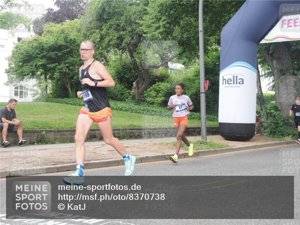29.06.2025 - hella hamburg halbmarathon KatJ http://msf.ph/oto/8370738 29.06.2025 10:23:41 Zwischen KM18-KM19 57, 4477, 5048, 6169 meine-sportfotos.de