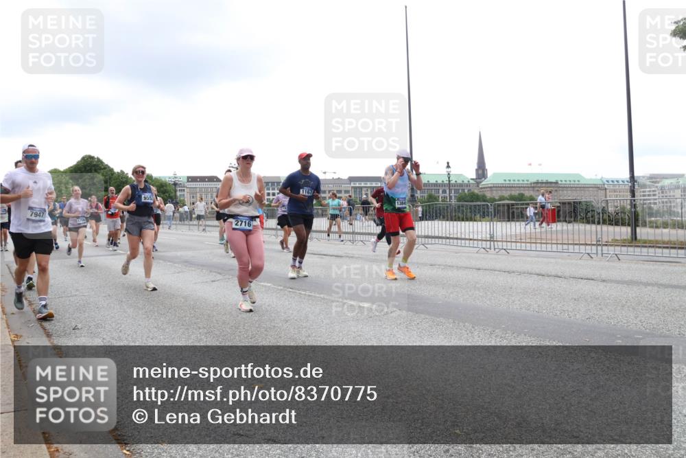 29.06.2025 - hella hamburg halbmarathon Lena Gebhardt http://msf.ph/oto/8370775 29.06.2025 10:48:53 Lombardsbrücke 7947, 17040, 9552, 2716, 1167, 1142, 1167, 1584, 2160, 2395, 2437, 2438, 2627, 2713, 2716, 2792, 3086, 3215, 3224, 3253, 3661, 5010, 5118, 5479, 5480, 5551, 6015, 6437, 6566, 6979, 7062, 7203, 7947, 7948, 8461, 8719, 8760, 9341, 9359, 9552, 9787, 10059, 10081, 10204, 10366, 10524, 10654, 10656, 11000, 11031, 11192, 11364, 11365, 13814, 13845, 15715, 16498, 16499, 16701 meine-sportfotos.de
