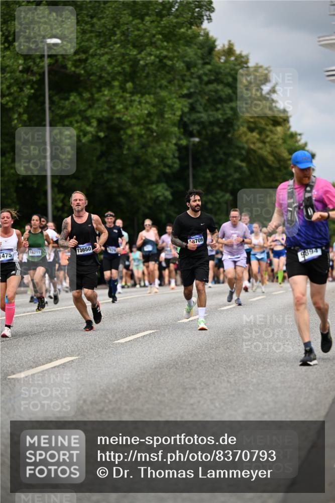 29.06.2025 - hella hamburg halbmarathon Dr. Thomas Lammeyer http://msf.ph/oto/8370793 29.06.2025 10:42:03 Kennedybrücke 1337, 1475, 1799, 1985, 2016, 2031, 2853, 3286, 3880, 4762, 5139, 5522, 5523, 6697, 6955, 7124, 7321, 7629, 8499, 8811, 8843, 8985, 9391, 9524, 9894, 10025, 10506, 10836, 11087 meine-sportfotos.de