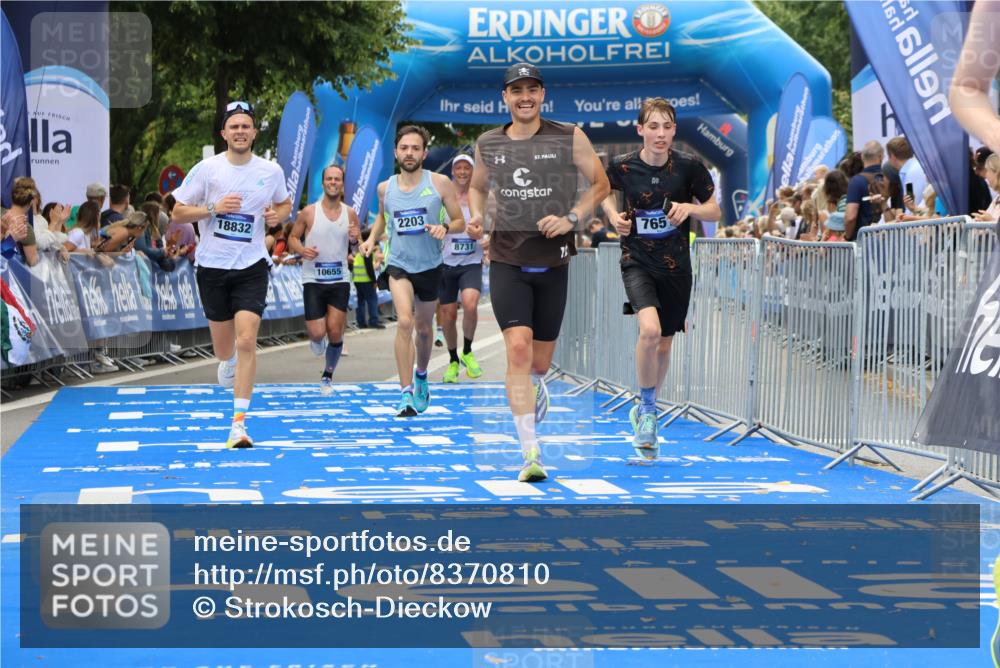 29.06.2025 - hella hamburg halbmarathon Strokosch-Dieckow http://msf.ph/oto/8370810 29.06.2025 10:27:34 Ziel 2203, 4678, 5367, 7651, 8731, 9804, 10655, 12341, 13941, 17354, 18567, 18832, 19114 meine-sportfotos.de