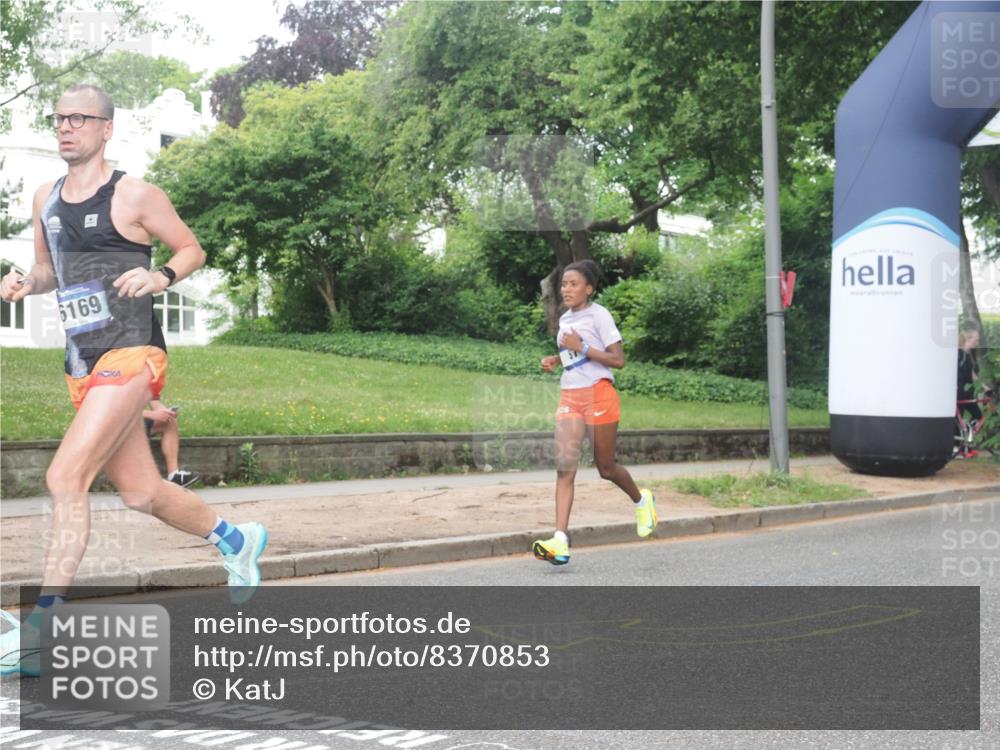 29.06.2025 - hella hamburg halbmarathon KatJ http://msf.ph/oto/8370853 29.06.2025 10:23:41 Zwischen KM18-KM19 57, 4477, 5048, 6169 meine-sportfotos.de