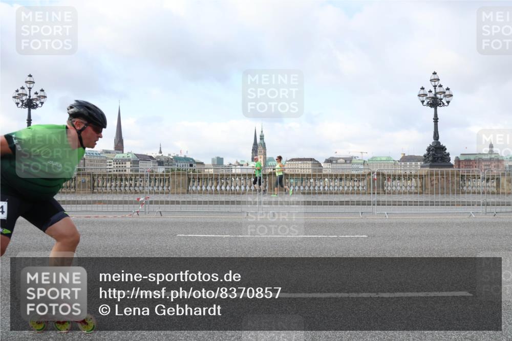 29.06.2025 - hella hamburg halbmarathon Lena Gebhardt http://msf.ph/oto/8370857 29.06.2025 08:50:43 Lombardsbrücke  meine-sportfotos.de