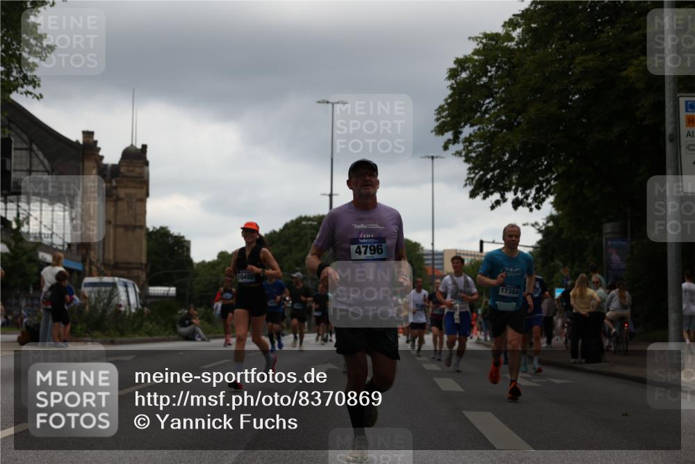 29.06.2025 - hella hamburg halbmarathon Yannick Fuchs http://msf.ph/oto/8370869 29.06.2025 10:53:40 20KM 2780, 3114, 3425, 4238, 4379, 4796, 4986, 6327, 6470, 7287, 7824, 8030, 8326, 8481, 8807, 9741, 9985, 10488, 10587, 11018, 11114, 11158, 11159, 11250, 11757, 12406, 12736, 12779, 13036, 13706, 14471, 14928, 15083, 15525, 15785, 15914, 16227, 16530, 16754, 16915, 17176, 17304, 17860, 18377, 18485, 18716, 18855, 19178 meine-sportfotos.de