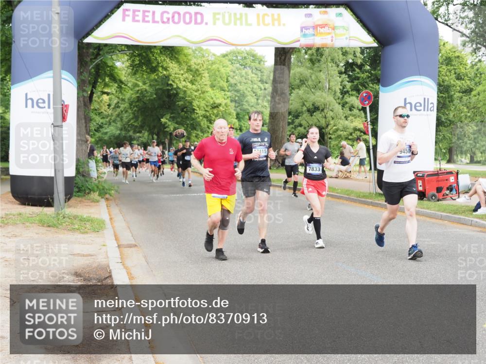 29.06.2025 - hella hamburg halbmarathon MichiJ http://msf.ph/oto/8370913 29.06.2025 10:44:40 Zwischen KM18-KM19 2711, 7833, 8322, 9450, 9485, 17415, 18508, 18587, 18652 meine-sportfotos.de
