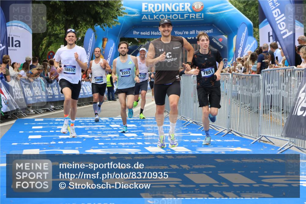 29.06.2025 - hella hamburg halbmarathon Strokosch-Dieckow http://msf.ph/oto/8370935 29.06.2025 10:27:34 Ziel 2203, 4678, 5367, 7651, 8731, 9804, 10655, 12341, 13941, 17354, 18567, 18832, 19114 meine-sportfotos.de