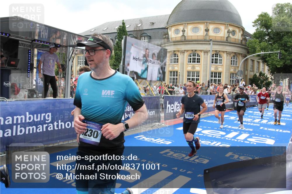 29.06.2025 - hella hamburg halbmarathon Michael Strokosch http://msf.ph/oto/8371001 29.06.2025 10:58:24 Ziel 1595, 4550, 4592, 4708, 5347, 6138, 6147, 9230, 9485, 11645, 11808, 14355, 15434, 18266, 18891 meine-sportfotos.de