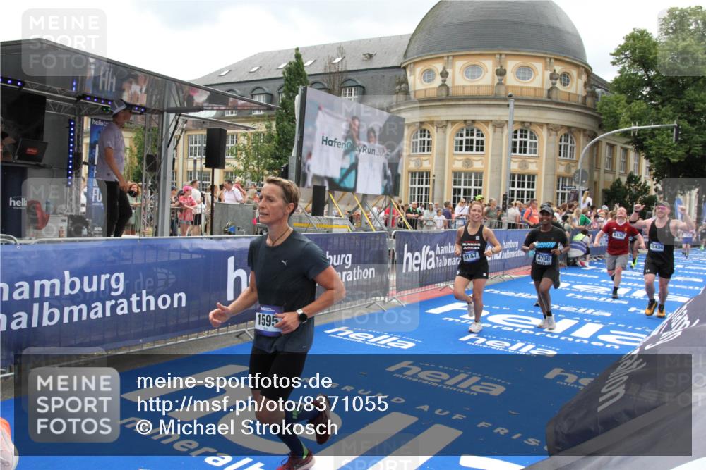 29.06.2025 - hella hamburg halbmarathon Michael Strokosch http://msf.ph/oto/8371055 29.06.2025 10:58:24 Ziel 1595, 4550, 4592, 4708, 5347, 6138, 6147, 9230, 9485, 11645, 11808, 14355, 15434, 18266, 18891 meine-sportfotos.de