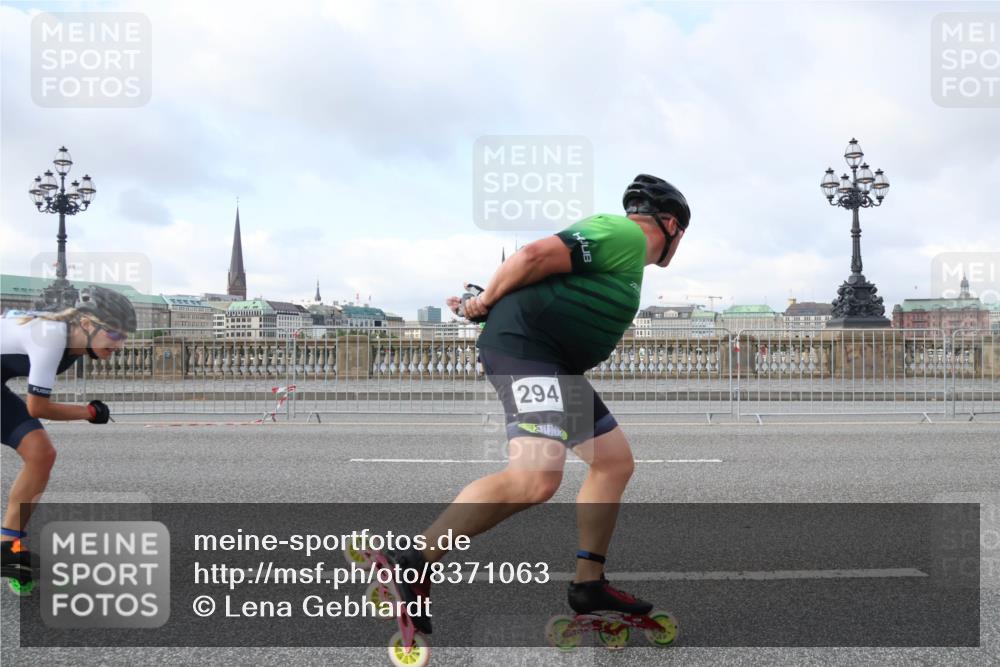 29.06.2025 - hella hamburg halbmarathon Lena Gebhardt http://msf.ph/oto/8371063 29.06.2025 08:50:44 Lombardsbrücke 294 meine-sportfotos.de