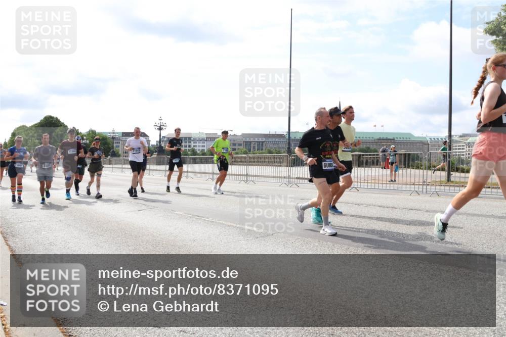 29.06.2025 - hella hamburg halbmarathon Lena Gebhardt http://msf.ph/oto/8371095 29.06.2025 10:14:52 Lombardsbrücke 2901, 5981, 11643, 700, 1071, 1296, 1379, 1406, 1575, 1728, 1745, 2046, 2140, 2281, 2494, 2601, 2690, 2990, 3020, 3025, 3154, 3454, 3507, 3509, 3513, 3691, 3756, 3834, 3844, 4495, 4641, 5191, 5608, 5670, 5800, 5981, 6028, 6083, 6181, 6248, 6366, 6935, 7195, 7439, 7802, 7881, 8055, 8147, 8237, 8239, 8275, 8522, 8563, 8609, 8755, 8854, 9113, 9173, 9556, 9663, 9709, 9911, 9975, 10224, 10391, 10589, 10610, 10717, 10963, 11271, 11598, 12467 meine-sportfotos.de