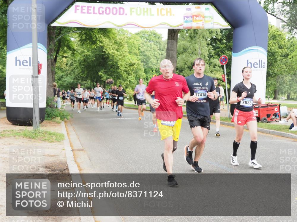 29.06.2025 - hella hamburg halbmarathon MichiJ http://msf.ph/oto/8371124 29.06.2025 10:44:41 Zwischen KM18-KM19 2711, 7082, 7833, 8322, 9450, 9485, 10383, 17415, 18508, 18587, 18652 meine-sportfotos.de