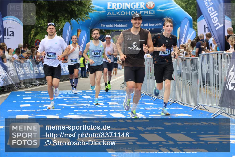 29.06.2025 - hella hamburg halbmarathon Strokosch-Dieckow http://msf.ph/oto/8371148 29.06.2025 10:27:34 Ziel 2203, 4678, 5367, 7651, 8731, 9804, 10655, 12341, 13941, 17354, 18567, 18832, 19114 meine-sportfotos.de