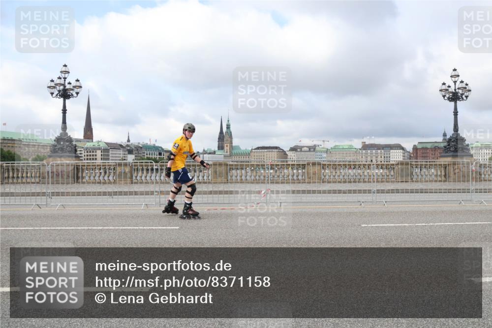 29.06.2025 - hella hamburg halbmarathon Lena Gebhardt http://msf.ph/oto/8371158 29.06.2025 09:11:42 Lombardsbrücke  meine-sportfotos.de