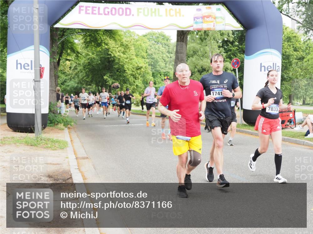 29.06.2025 - hella hamburg halbmarathon MichiJ http://msf.ph/oto/8371166 29.06.2025 10:44:41 Zwischen KM18-KM19 2711, 7082, 7833, 8322, 9450, 9485, 10383, 17415, 18508, 18587, 18652 meine-sportfotos.de