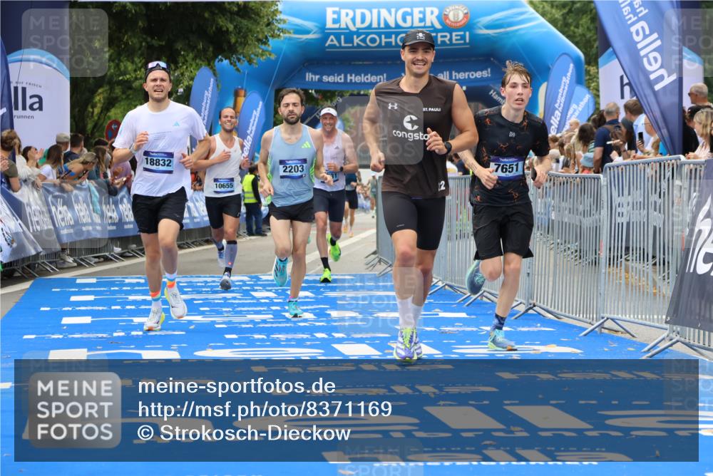 29.06.2025 - hella hamburg halbmarathon Strokosch-Dieckow http://msf.ph/oto/8371169 29.06.2025 10:27:35 Ziel 2203, 5367, 7651, 8731, 9804, 10655, 12341, 13941, 17354, 18832, 19114 meine-sportfotos.de
