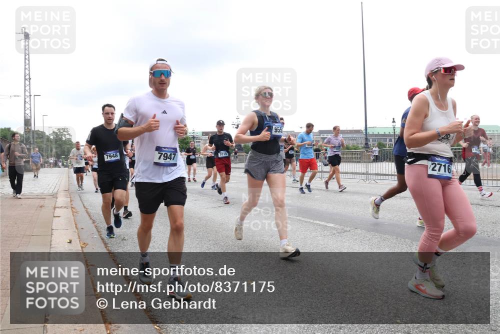 29.06.2025 - hella hamburg halbmarathon Lena Gebhardt http://msf.ph/oto/8371175 29.06.2025 10:48:55 Lombardsbrücke 7948, 7947, 3215, 955, 2716, 1142, 1167, 1584, 2160, 2395, 2437, 2438, 2713, 2716, 2792, 3086, 3215, 3224, 3253, 3661, 4403, 5010, 5118, 5479, 5480, 5551, 6015, 6437, 6566, 6979, 7062, 7203, 7947, 7948, 8461, 8719, 8760, 9341, 9359, 9552, 9787, 10059, 10081, 10204, 10366, 10524, 10654, 10656, 10782, 10785, 11000, 11031, 11192, 11364, 11365, 13814, 13845, 15715, 16498, 16499, 16701 meine-sportfotos.de