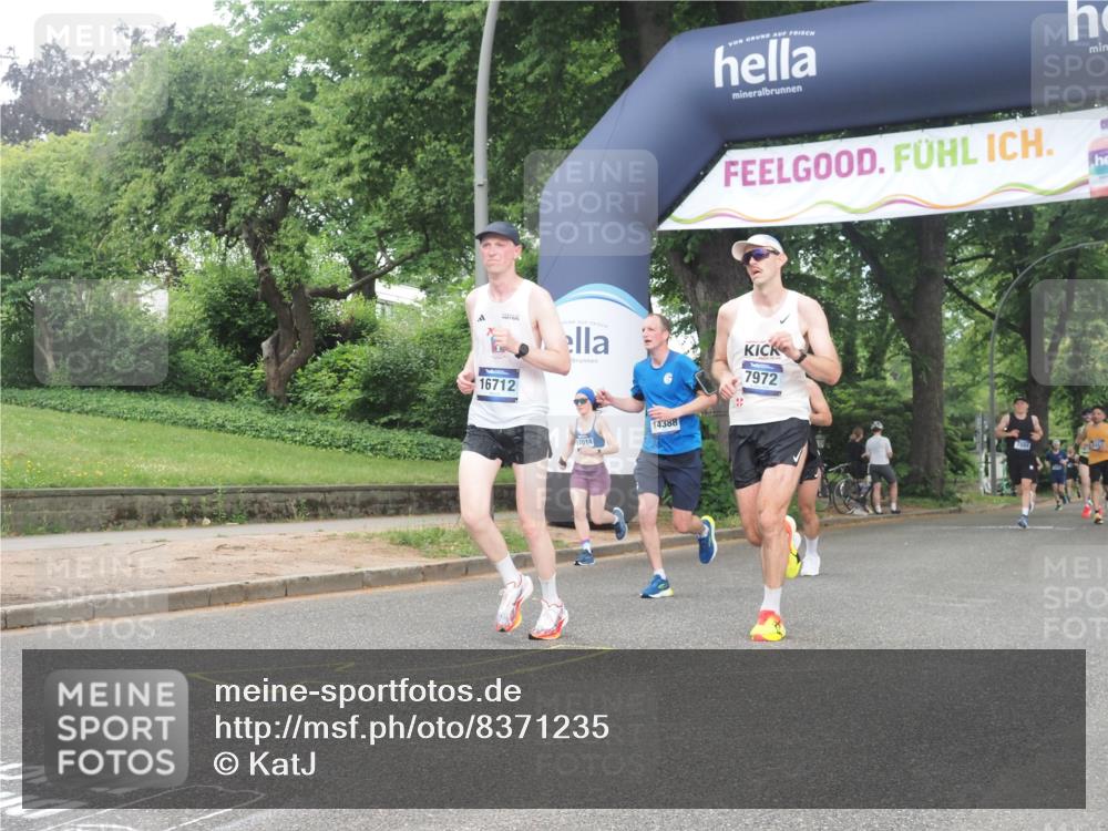 29.06.2025 - hella hamburg halbmarathon KatJ http://msf.ph/oto/8371235 29.06.2025 10:23:44 Zwischen KM18-KM19 57, 1217, 5048, 6169, 7972 meine-sportfotos.de